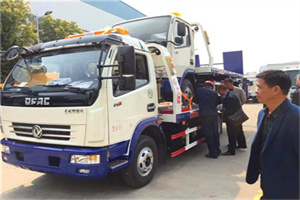 和龙汽车道路救援拖车价格
